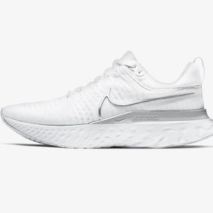 Women’s White Nike React Infinity Run Flyknit 2